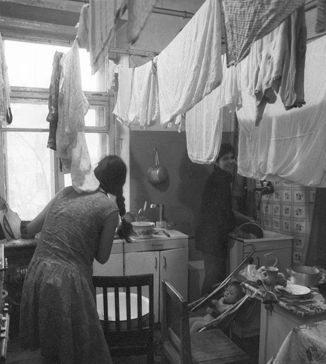 Manchmal wohnten drei Generationen in einem Zimmer – Foto © Oleg Iwanow/ITAR-TASS, 1988