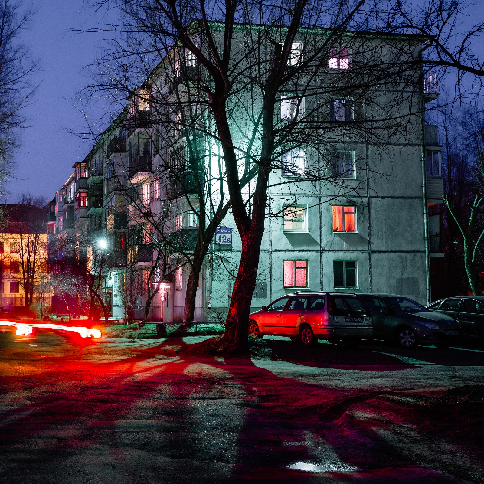 Chruschtschowka im Abendlicht von Minsk  / Foto © Andrey Dubinin