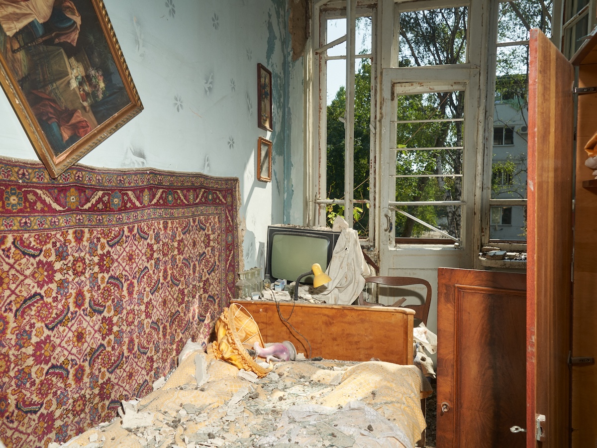 Schlafzimmer im Zentrum von Charkiw nach russischem Beschuss / Foto © Christopher Nunn