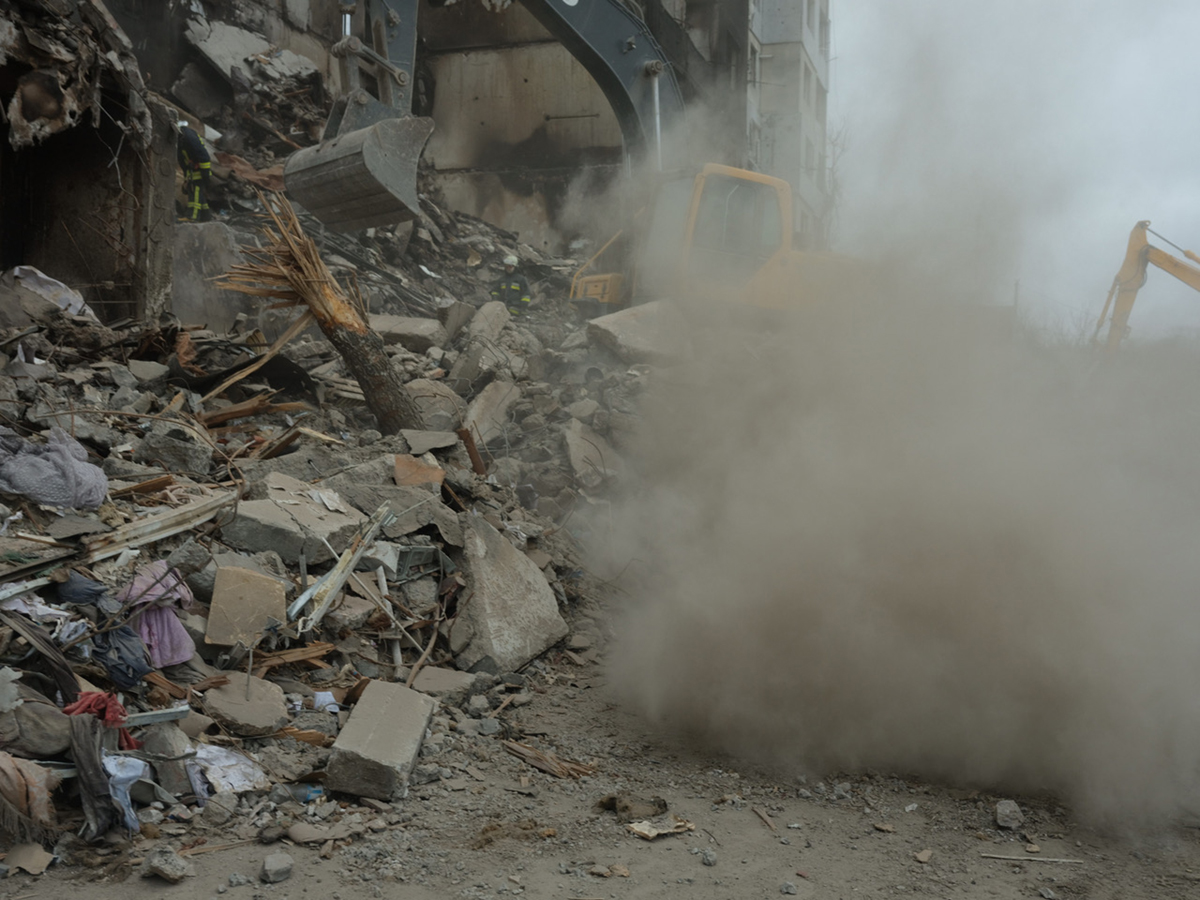 Развалины разбомбленного дома в Бородянке / © Мила Тешаева/Ostkreuz для «декодера»