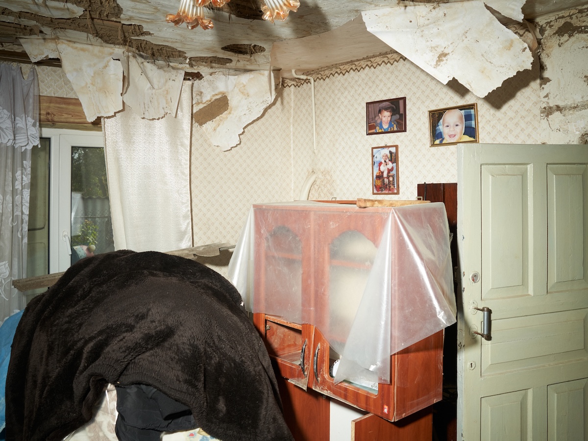 Zerstörtes Haus in der vor Kurzem befreiten Stadt Kamjanka, Region Charkiw / Foto © Christopher Nunn