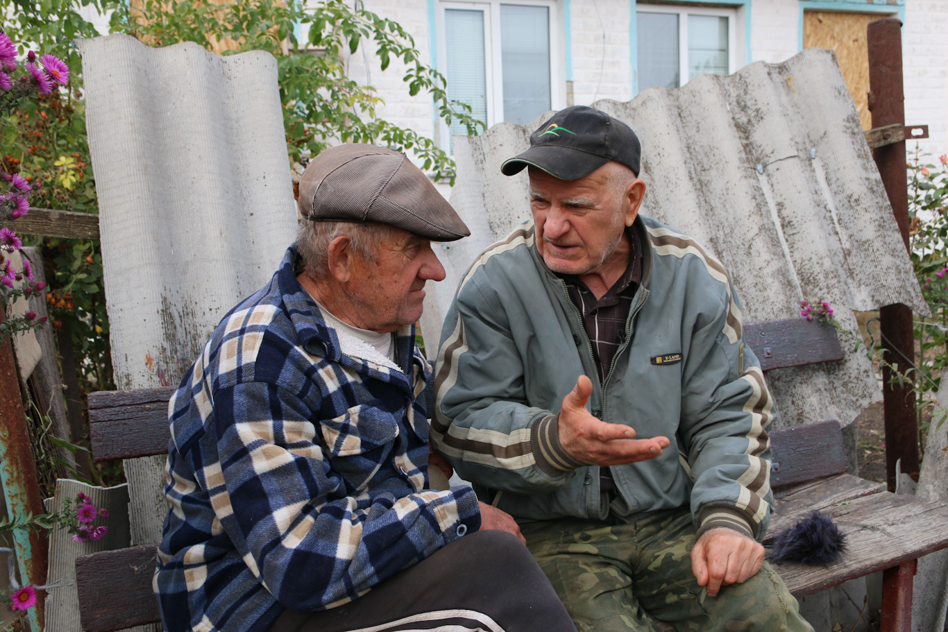 Wladimir Kosijenko (links) und Kolja Fomenko, Hrosa, 6. Oktober 2023 / Foto © Alexej Arunjan für Cherta.media