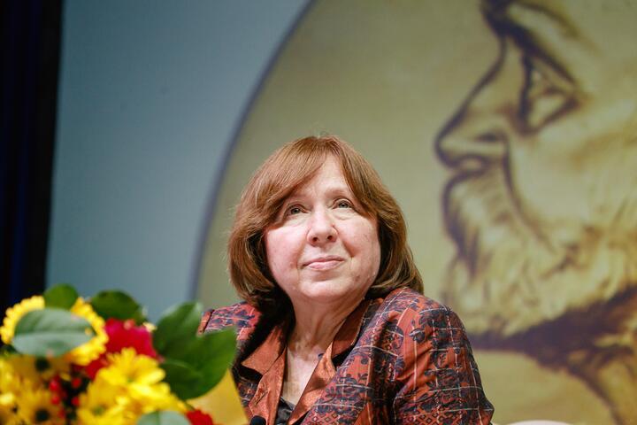 Swetlana Alexijewitsch nach der Verleihung des Literaturnobelpreises im Jahr 2015 in Minsk / Foto © Tut.by