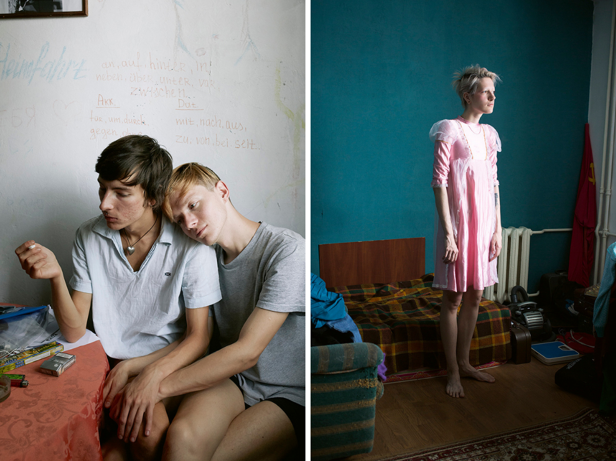 links Yan und Yaro bei sich zuhause in Moglew, 2017, Belarus │Ignat in ihrer Wohnung, 2018, Belarus / Foto © Julia Autz