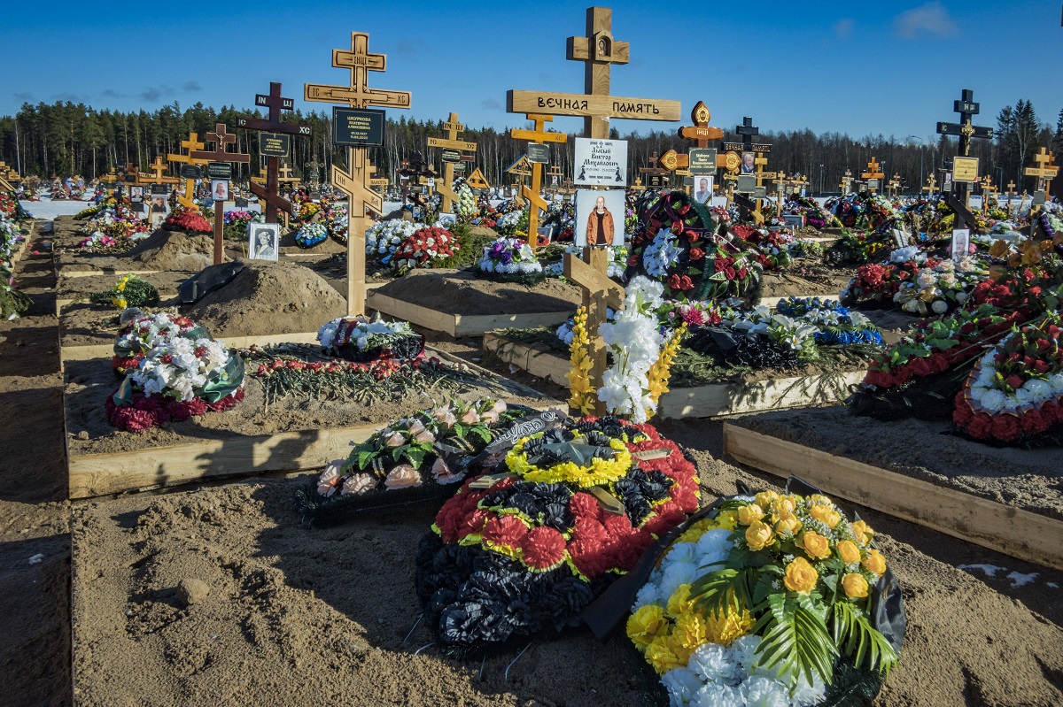 Der Tod auf dem Schlachtfeld ist im heutigen Russland nicht nur ein „ehrenvolles Schicksal“, sondern auch ein lukrativer Einsatz des eigenen Lebens / Foto © Celestino Arcex/NurPhoto/imago images