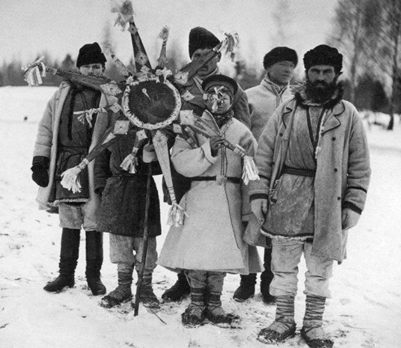 Eine Kaljady-Gesellschaft im Gouvernement Mahiljou aus dem Jahre 1903.