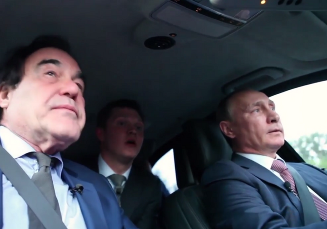 „Der Feind meines Feindes ist mein Freund“ – Oliver Stone und Wladimir Putin / Foto © Screenshot aus dem Film „The Putin Interviews“