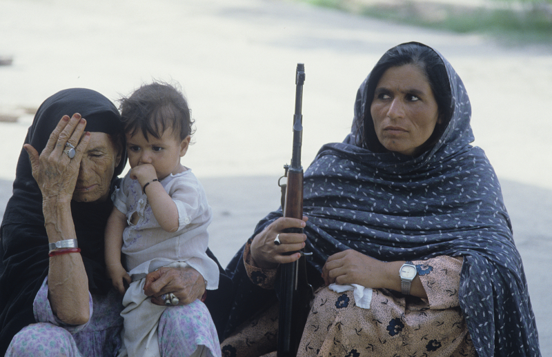 „Wenn die Männer sterben, nehmen die Frauen die Waffen zur Hand“, Jalalabad, 01.08.1988 / Foto © W. Kisseljow/Sputnik