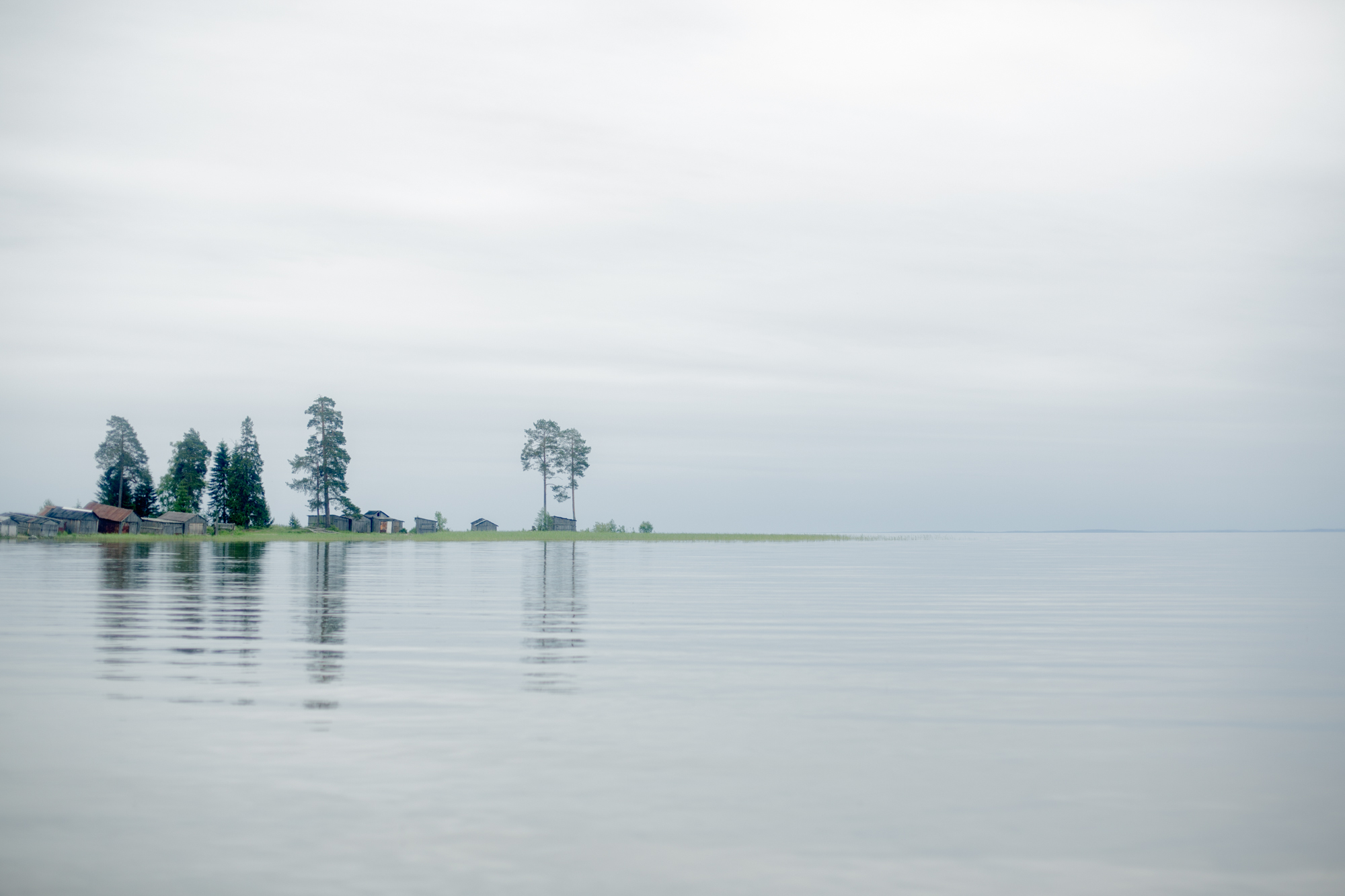 Am Ufer des Onegasees in Sosnowka / Foto © Anna Ivantsova