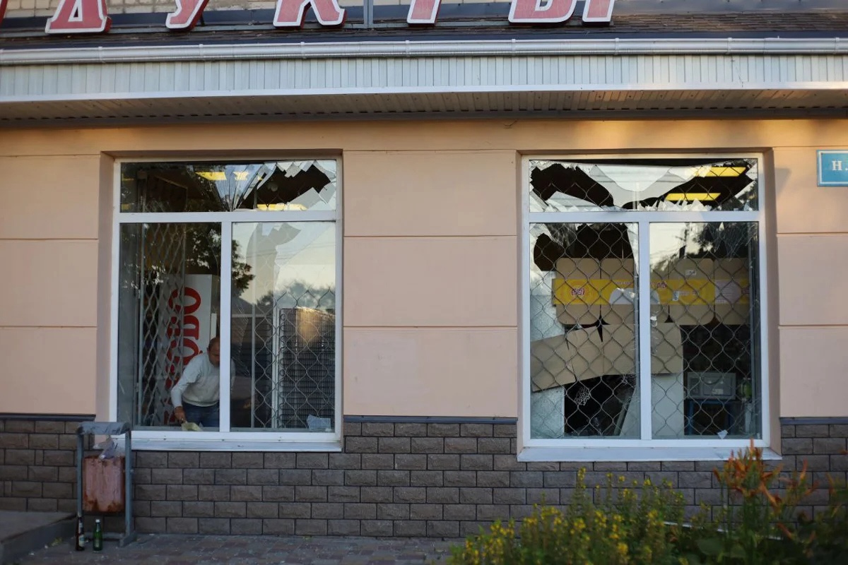 Zerstörte Fenster, eine Folge des Beschusses in Belgorod, 3. Juli 2022. Foto © Viktoria Litwin