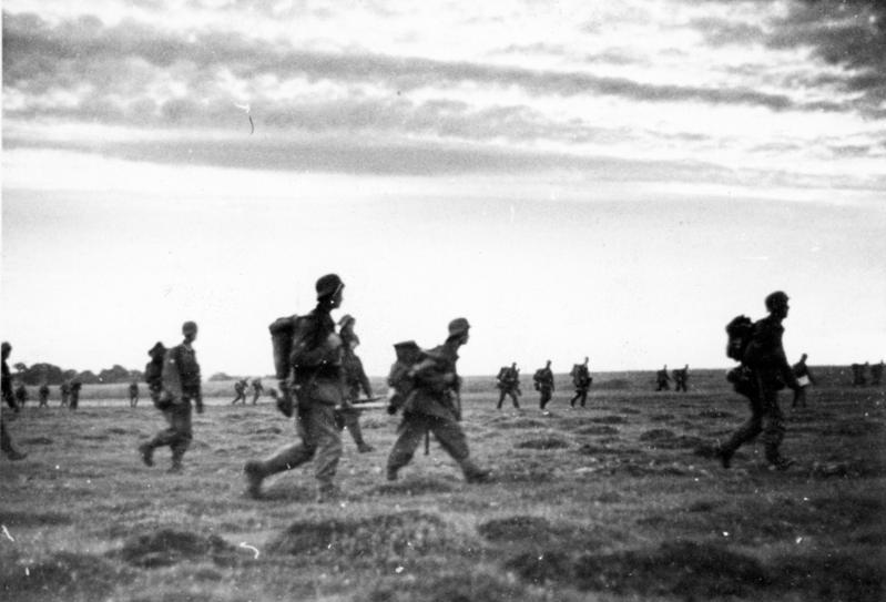 Die Geschichte des Pakts endete am 22. Juni 1941 – deutsche Gebirgsjäger überschreiten im Morgengrauen die Grenze / Foto © Bundesarchiv, Bild 146-2007-0127/CC-BY-SA 3.0