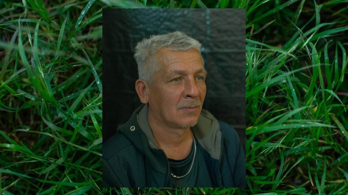 Witali Manshos. Collage mit Foto von Iwan Pugatschow