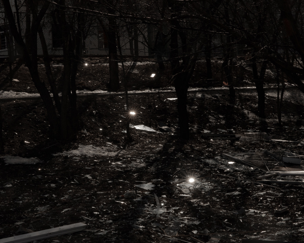 Glassplitter in Charkiw, 19. März 2022 / Foto © Jędrzej Nowicki