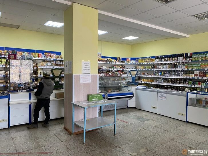 Vom Shampoo bis zur Bettwäsche – im Geschäft von Nowy Burez kann man alles kaufen / Foto © Alina Ampelonskaja