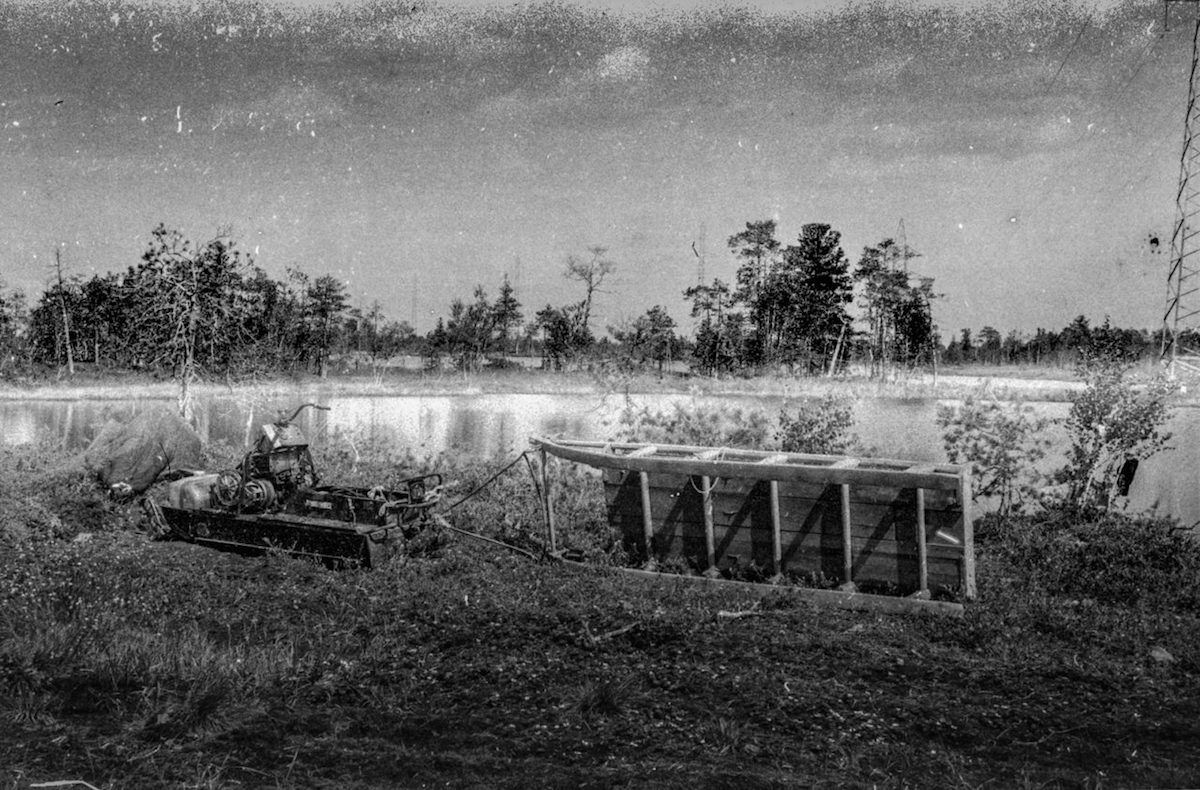 Das Schneemobil Buran kommt auch im Sommer zum Einsatz, in Notfällen kommt man damit in Sumpf und Moor schnell voran, Jugra / Foto © Igor Tereschkow